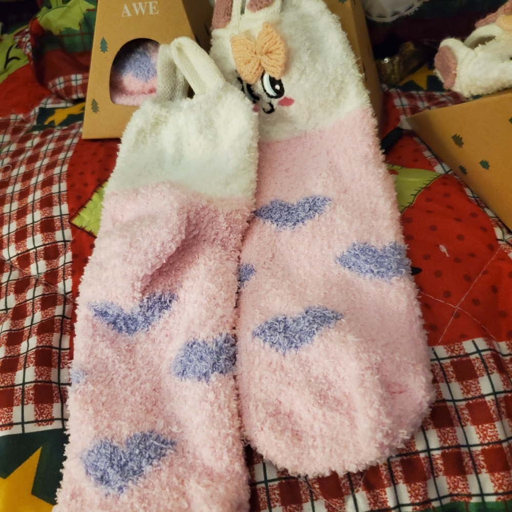 Bunny friends in ornament socks surprise ! - Picture 8 of 8